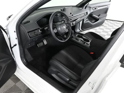 Used 2025 Honda Civic Sport image 15