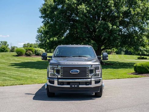 Used 2022 Ford F350 Lariat w/ Lariat Ultimate Package AWD/4WD image 3