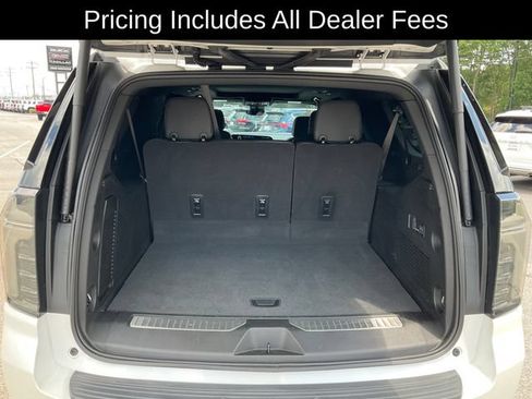 Used 2025 Chevrolet Suburban High Country AWD/4WD image 20