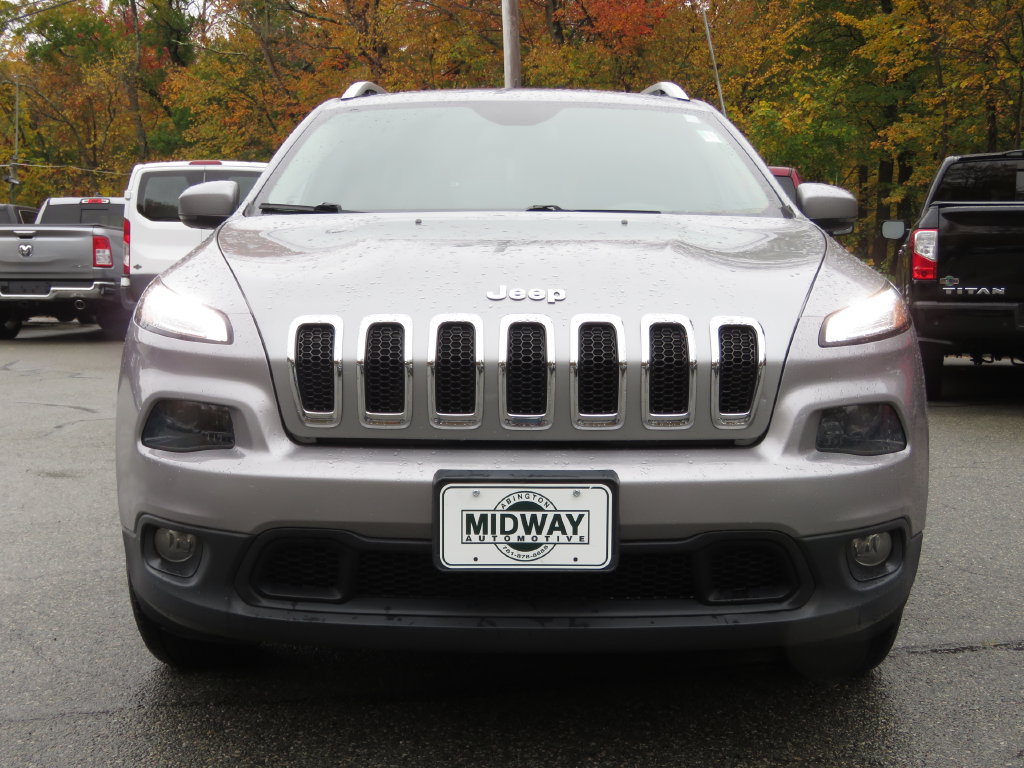 Used 2016 Jeep Cherokee Latitude w/ Safety/Convenience Group AWD/4WD image 2