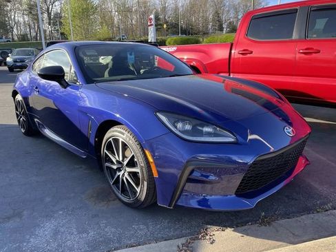 Used 2025 Toyota GR86 image 5