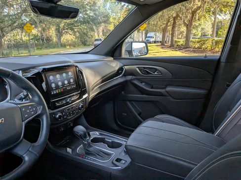 Used 2023 Chevrolet Traverse Premier image 14