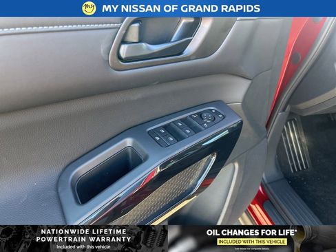 New 2026 Nissan Pathfinder SV image 10