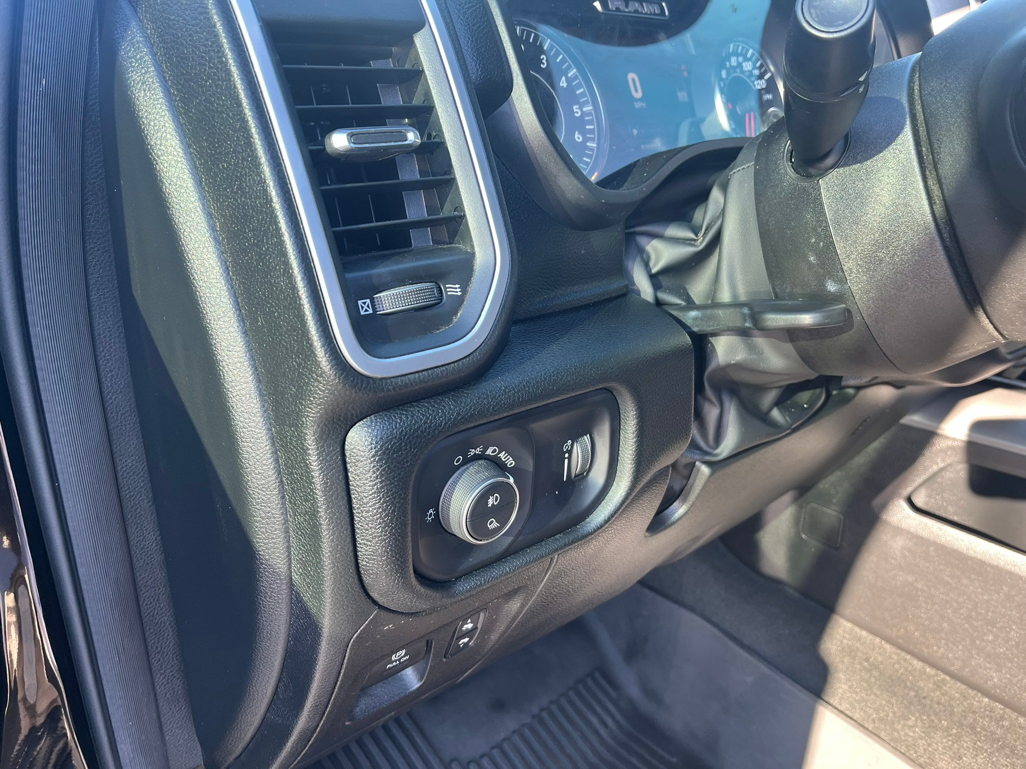 Used 2022 RAM 1500 Big Horn AWD/4WD image 18