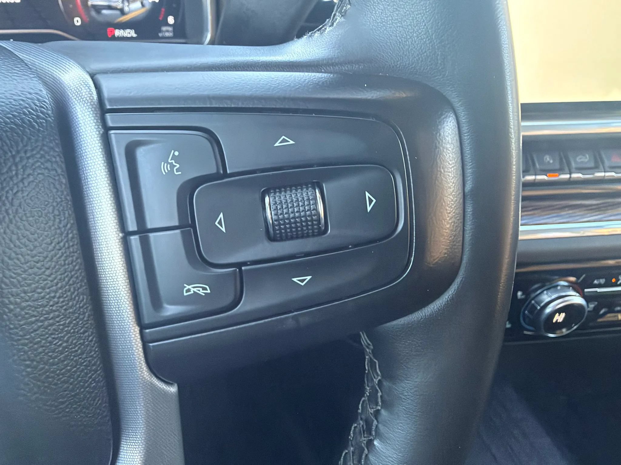 Used 2023 GMC Sierra 1500 SLE w/ Enhanced Capability Package AWD/4WD image 14