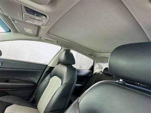 Used 2020 Kia Optima Premium image 23