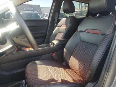 Used 2025 Nissan Kicks SR FWD image 21