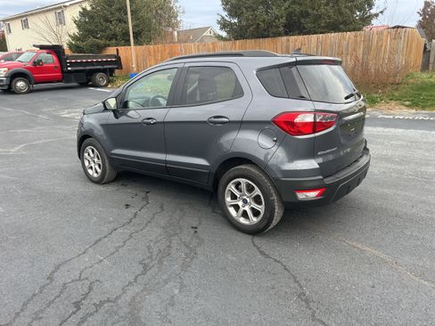 Used 2019 Ford EcoSport SE w/ SE Convenience Package image 4