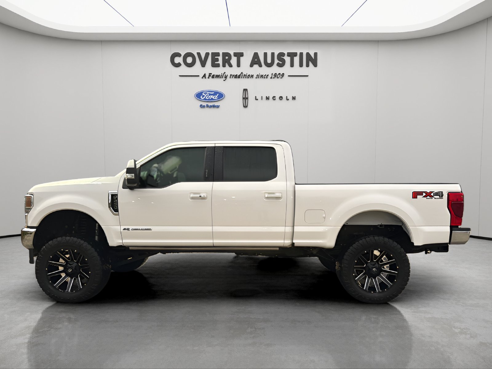 Used 2022 Ford F250 Lariat w/ Lariat Ultimate Package AWD/4WD image 2
