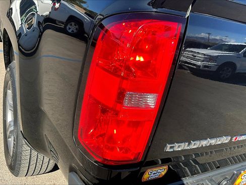 Used 2018 Chevrolet Colorado W/T w/ Custom Special Edition image 28