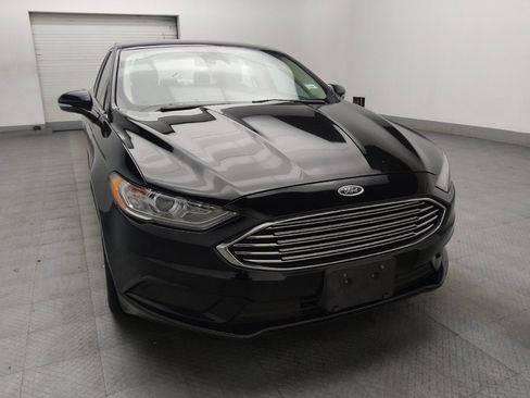 Used 2018 Ford Fusion SE FWD image 14