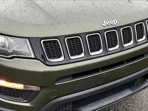 Used 2018 Jeep Compass Sport AWD/4WD image 28
