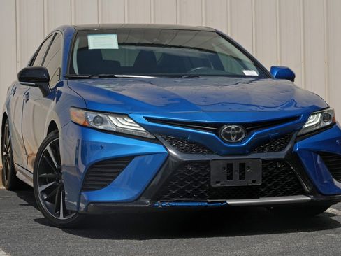 Used 2018 Toyota Camry XSE w/ Protection Package (Q2) FWD image 2