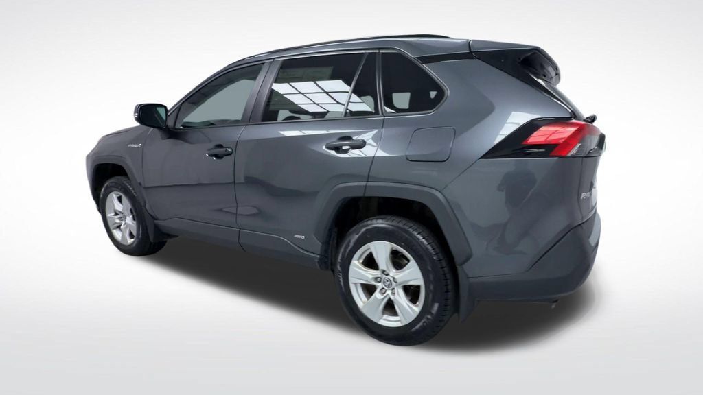 Used 2021 Toyota RAV4 XLE w/ Convenience Package AWD/4WD image 6