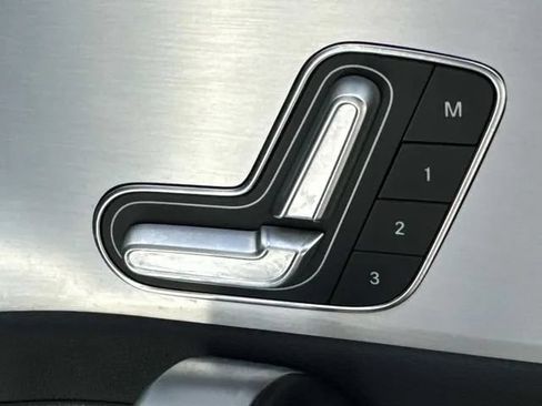 Used 2025 Mercedes-Benz CLA 250 4MATIC image 26