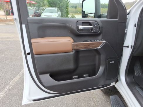 Used 2020 Chevrolet Silverado 2500 High Country w/ Z71 Off-Road Package image 23