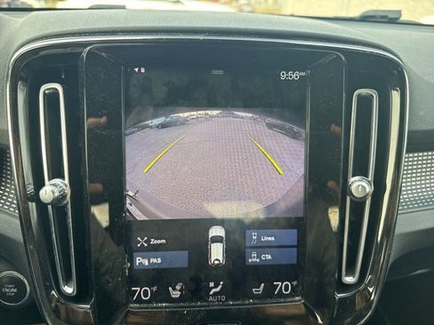 Used 2020 Volvo XC40 T5 R-Design image 10