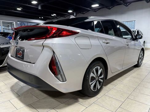 Used 2019 Toyota Prius Prime Premium image 4