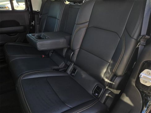 New 2025 Jeep Gladiator Sport image 13