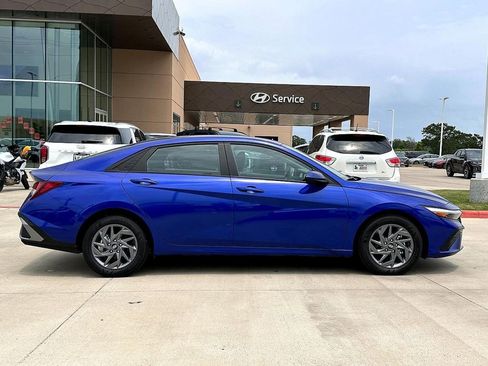 Used 2024 Hyundai Elantra SEL image 8