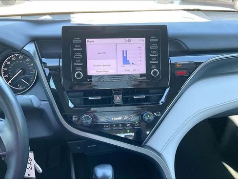 Used 2024 Toyota Camry SE image 30