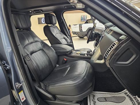 Used 2019 Land Rover Range Rover Autobiography image 23