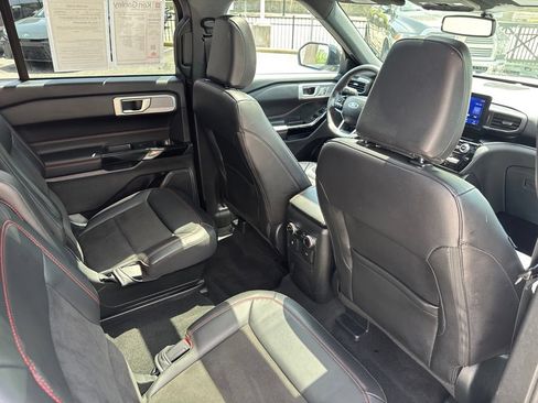 Used 2023 Ford Explorer ST-Line w/ Class IV Trailer Tow Package AWD/4WD image 32