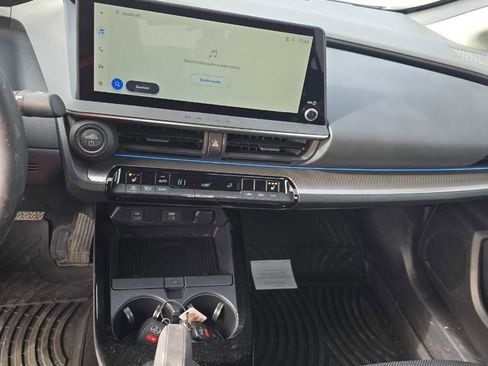 Used 2025 Toyota Prius XLE image 8