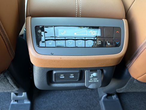 New 2026 Nissan Pathfinder Platinum AWD/4WD image 20