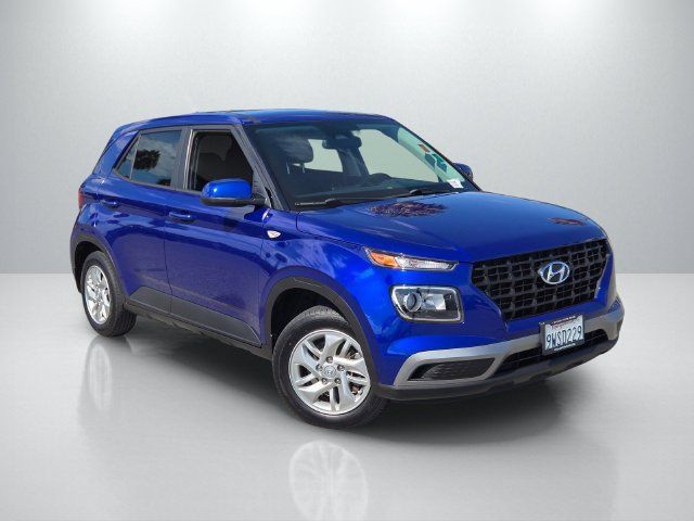 Used 2023 Hyundai Venue SE FWD image 1
