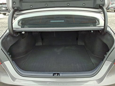 Used 2021 Toyota Camry LE image 27