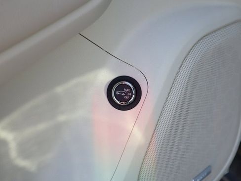 Used 2023 GMC Acadia Denali w/ Denali Ultimate Package image 23