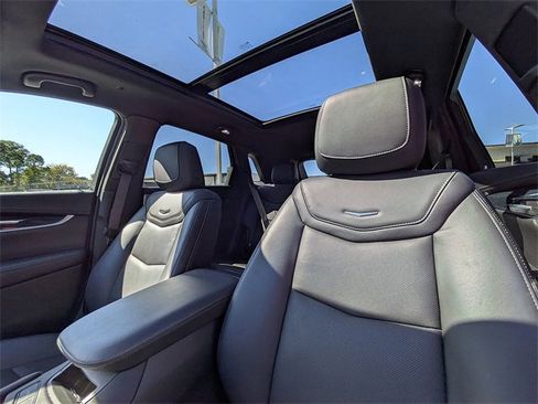 Certified 2025 Cadillac XT5 Premium Luxury image 22