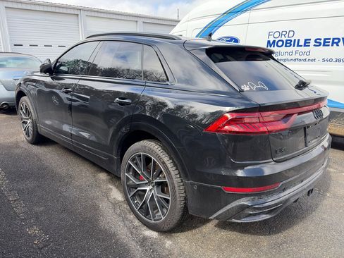 Used 2023 Audi Q8 Premium Plus w/ Premium Plus Package image 2