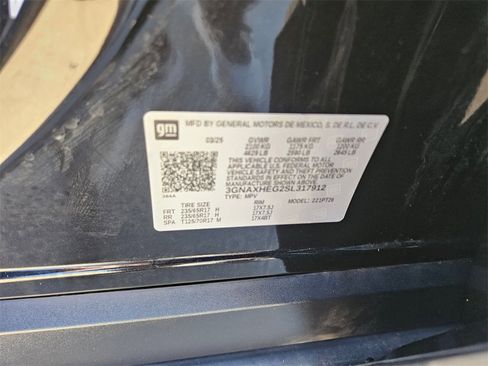 Used 2025 Chevrolet Equinox LT image 30