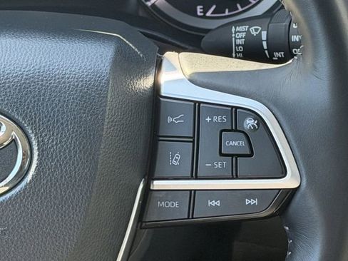 Used 2025 Toyota Highlander LE image 13