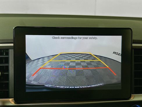 Used 2022 Hyundai Venue SEL image 24