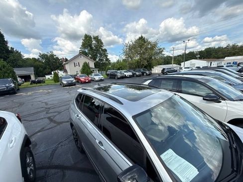 Used 2021 Volkswagen Tiguan SE R-Line AWD/4WD image 10