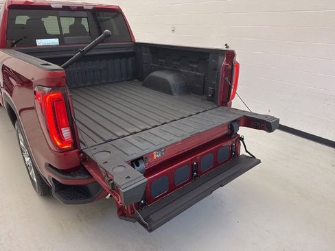 Used 2023 GMC Sierra 1500 Denali w/ Denali Reserve Package AWD/4WD image 7