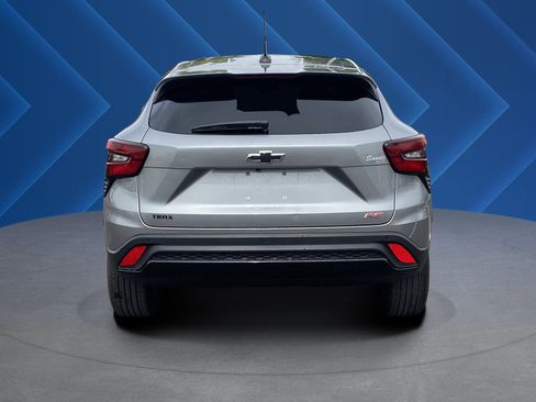 Used 2024 Chevrolet Trax RS w/ Driver Confidence Package FWD image 4