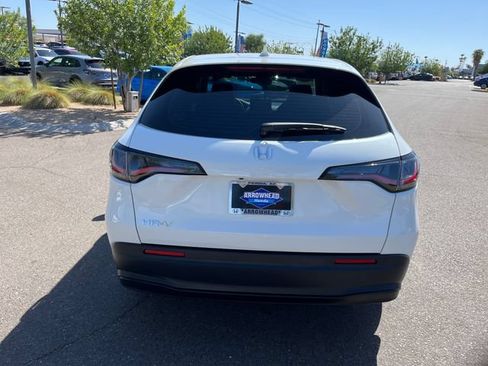 Certified 2025 Honda HR-V LX image 10
