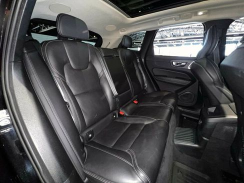 Used 2022 Volvo XC60 T8 Inscription w/ Advanced Package image 32