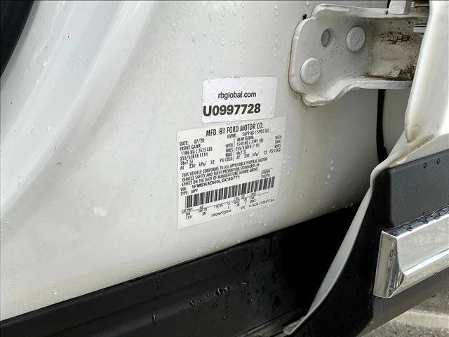 Used 2020 Ford Explorer XLT w/ Equipment Group 202A AWD/4WD image 30