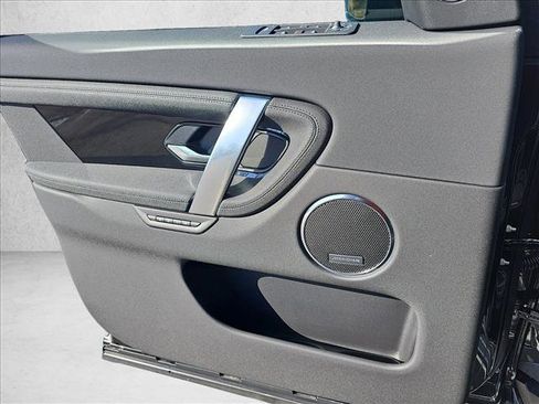 Used 2025 Land Rover Discovery Sport S image 26