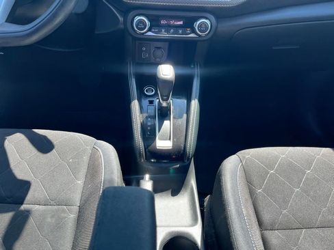 Used 2018 Nissan Kicks SV image 36