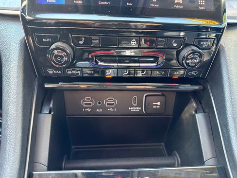 Used 2024 Jeep Grand Cherokee Limited 4xe AWD/4WD image 19