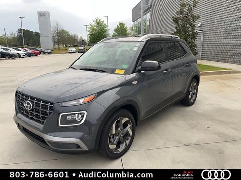 Used 2024 Hyundai Venue Limited image 2