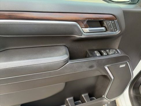 Used 2022 GMC Sierra 1500 SLT w/ SLT Convenience Package image 17