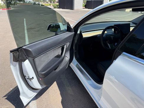 Used 2019 Tesla Model 3 Standard Range Plus image 7