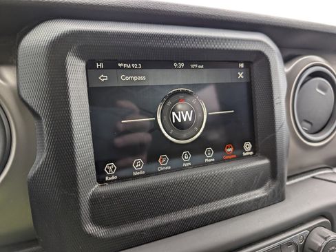 Used 2018 Jeep Wrangler Sport S image 26